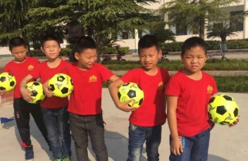 【伟才新闻】“快乐足球 阳光成长 ”足球进校园启动仪式